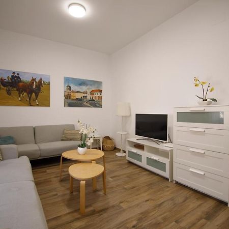 Rentalsevilla Luminoso Apartamento Por Casa Pilatos Seville Exterior photo